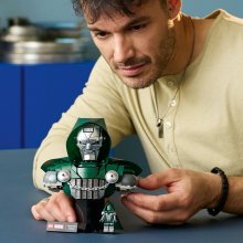                             LEGO® | Marvel 76345 Busta Doktora Dooma                        